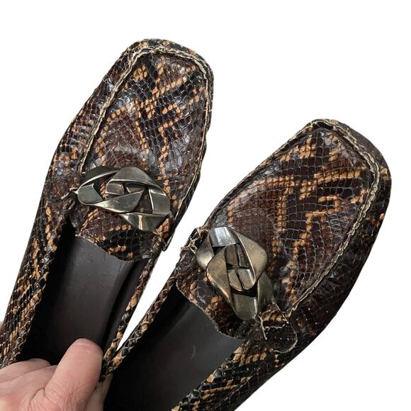 Stuart Weitzman 6M Driving Mocs Loafers Snake Print Chain Flats Square Toe Read - Picture 1 of 14